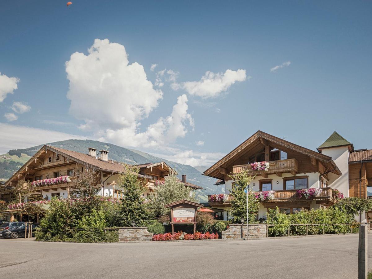 Hotel Garni Larcherhof マイヤーホーフェン エクステリア 写真