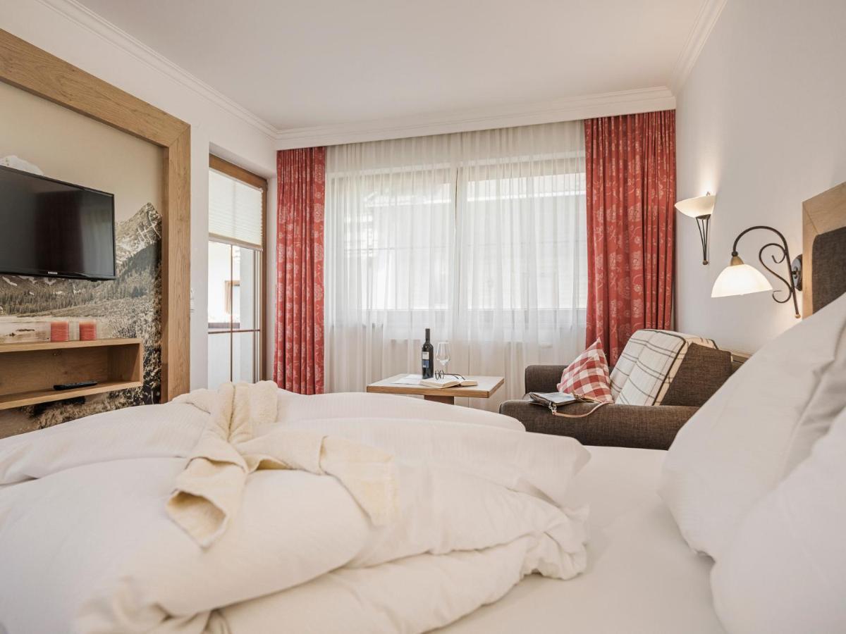 Hotel Garni Larcherhof マイヤーホーフェン エクステリア 写真