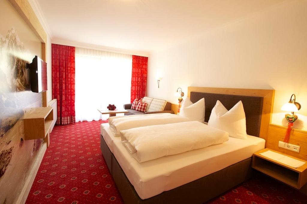 Hotel Garni Larcherhof マイヤーホーフェン エクステリア 写真